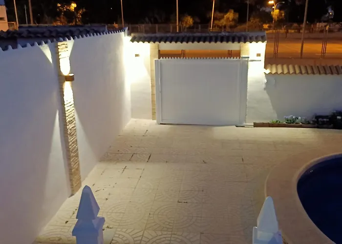 Acogedora Casa Con Piscina
