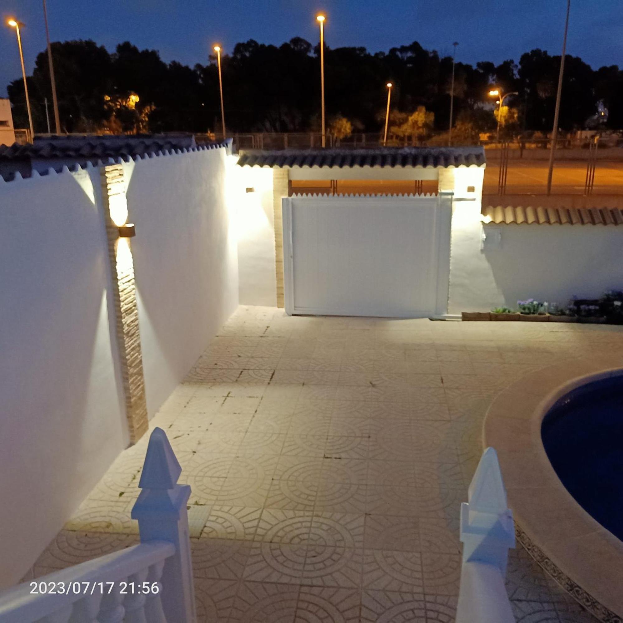 Holiday home Acogedora Casa Con Piscina Torrevieja